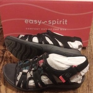 🛑SOLD🛑 💢HP💢 Easy Spirit Spark 2 Women 6 Wide sport hiking